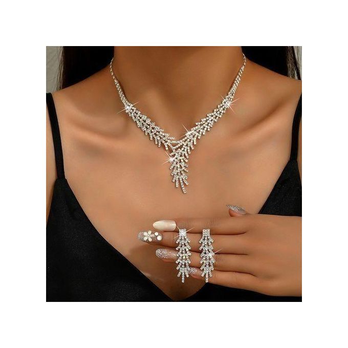Parure Collier & Boucles Argentées Éclat Luxe –
